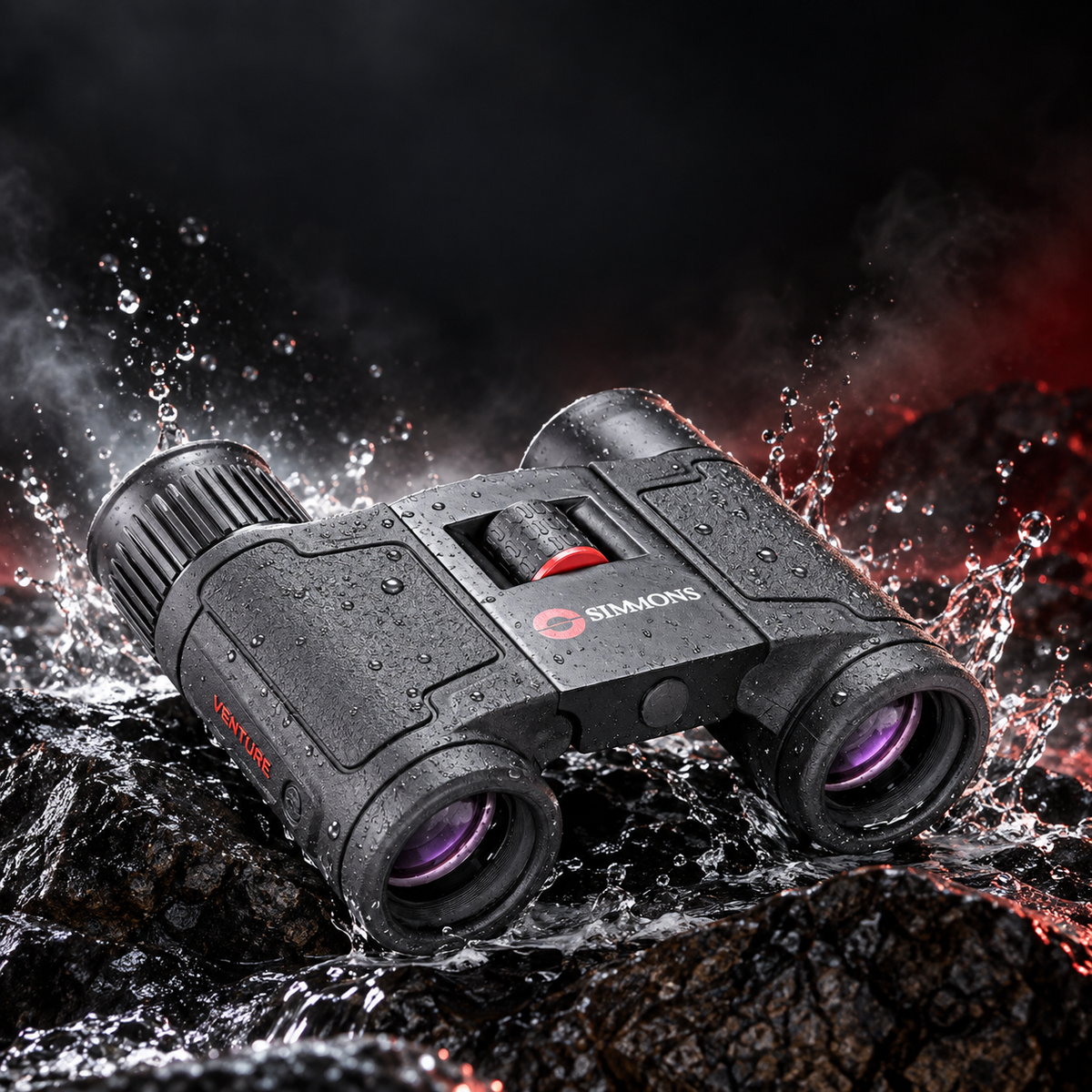Binocular Simmons Venture 8x21 sobre una roca mojada junto al agua [binocular-simmons-venture-8x21-negro-5-agua.png]